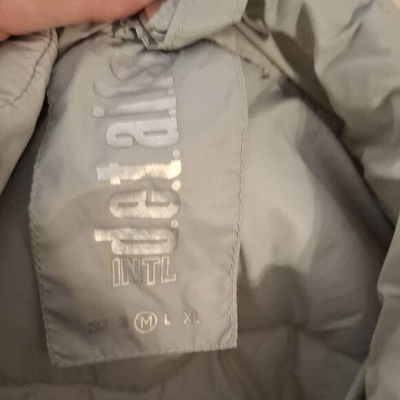 INTL d.e.t.a.i.l.s. Puffer Vest Women's Gray Quilted Vest size medium - Picture 3 of 7